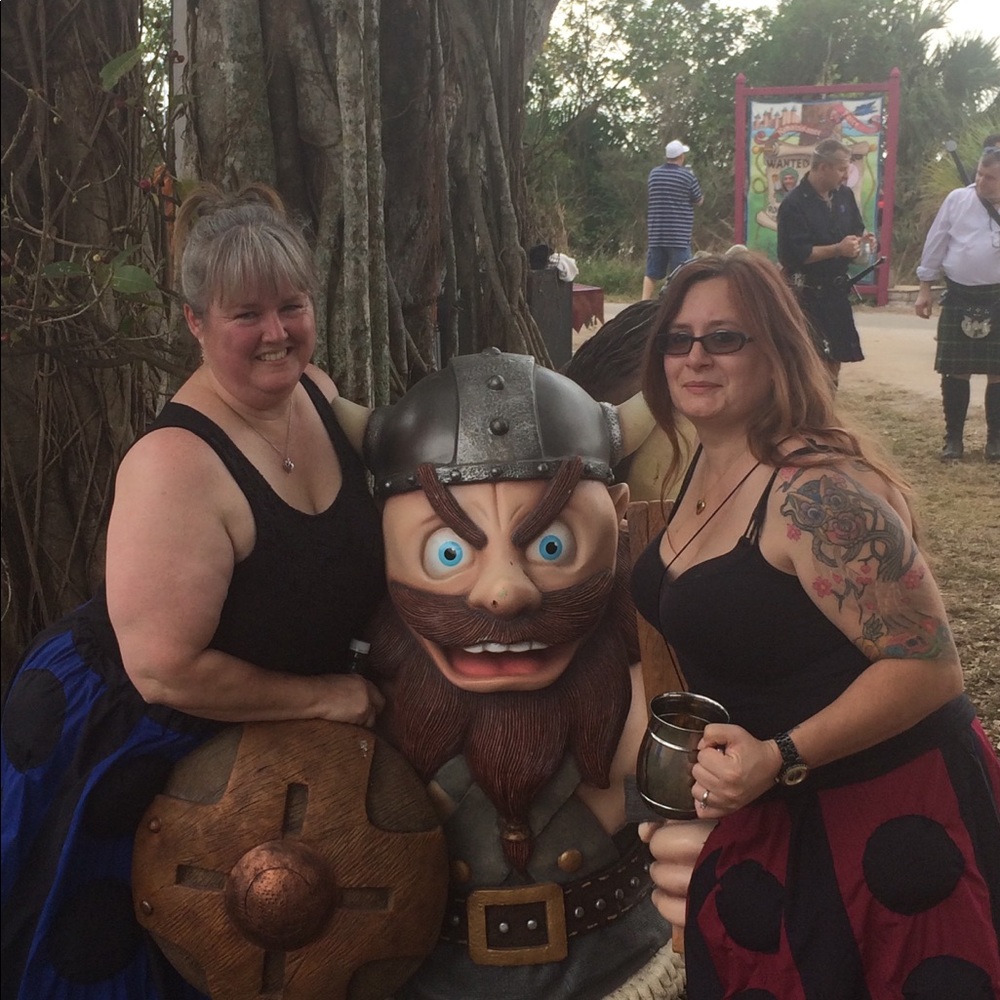 Meet your Posher, Dominique